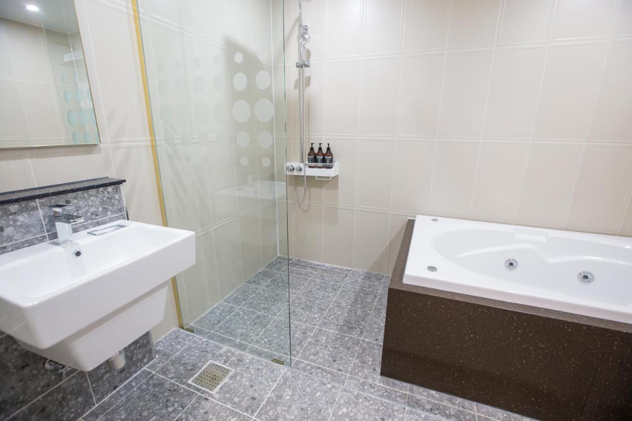 Hotel Raum Suncheon Bagian luar foto